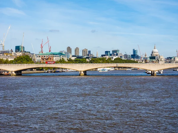 Waterloo Bridge v londýnské HDR — Stock fotografie
