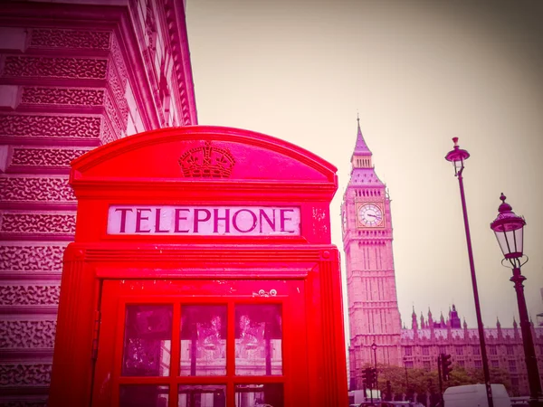Retro olhar Londres caixa de telefone HDR — Fotografia de Stock