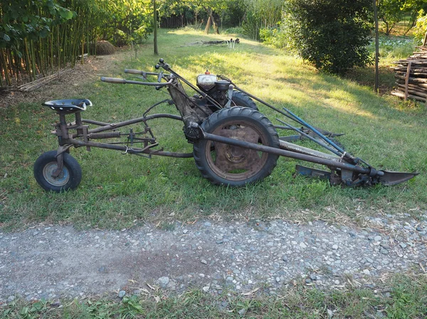 Cortador de grama vintage BCS 622 em Milão — Fotografia de Stock