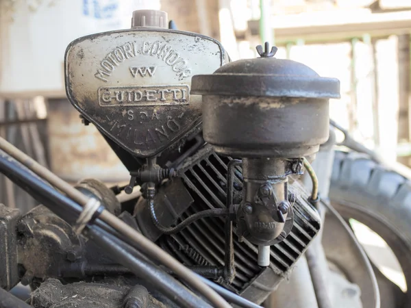 Vintage Bcs 622 sekačka motor v Miláně — Stock fotografie