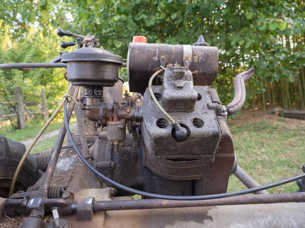 Vintage BCS 622 moteur de tondeuse à gazon à Milan — Photo