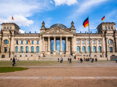 Berlin 'deki Reichstag (HDR)