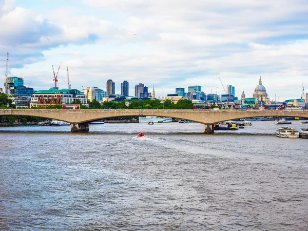 Rivier de Theems in Londen (Hdr) — Stockfoto