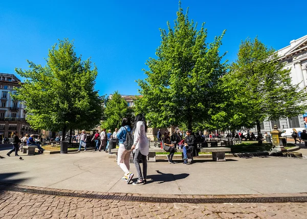 Toeristen een bezoek aan Milaan (Hdr) — Stockfoto