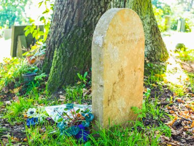 Tanworth ın Arden (Hdr kabirde Nick Drake)