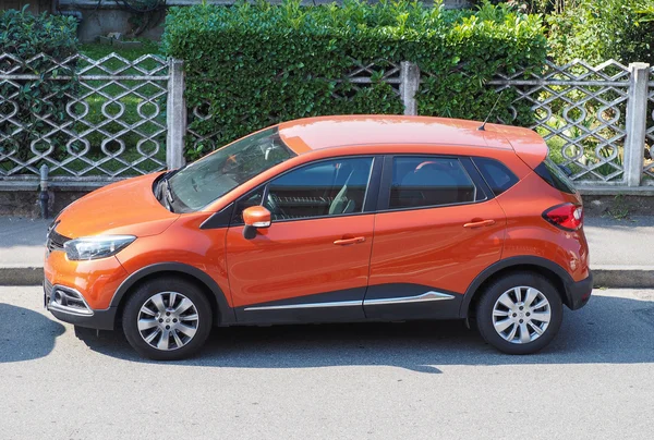 Renault Captur coche en Milán — Foto de Stock