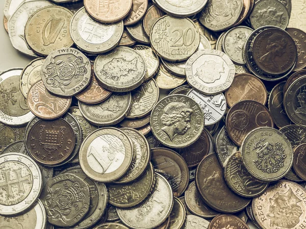 Stare monety euro i funty — Zdjęcie stockowe