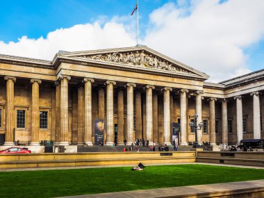 Turistler (Hdr Londra'da British Museum'da)