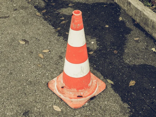 Vintage olhando sinal cone de tráfego — Fotografia de Stock
