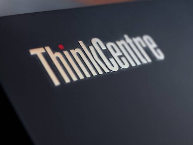 BEIJING, ÇİN - CIRCA ECTOBER 2020: Lenovo Düşünce Merkezi işareti
