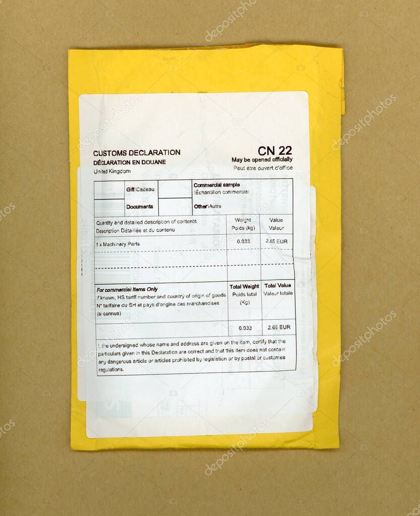 CN22 customs declaration document for international shipping, with information about goods, value, shipper and receiver