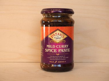 LONDON, İngiltere - CIRCA ECTOBER 2020: Patak 'ın hafif körili baharat macunu