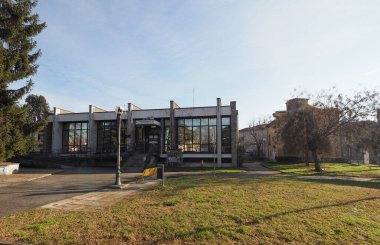 SETTIMO TORINESE, ITALY - CIRCA JANUARY 2021: Servizi Demografici (çeviri Kayıt Ofisi), eski Halk Kütüphanesi binası