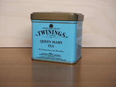 LONDON, İngiltere - CRCA FEBRUARY 2021: Bir kutu Twinings gevşek Kraliçe Mary çayı