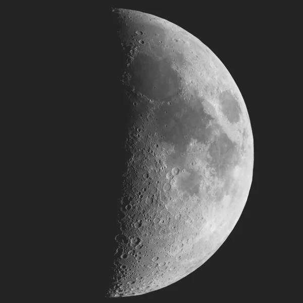 Primeiro Trimestre Lua Visto Com Telescópio Astronômico Céu Escuro Formato — Fotografia de Stock