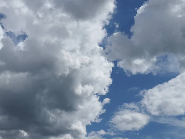 Cielo Azul Tormentoso Dramático Con Nubes Útiles Como Fondo — Foto de Stock