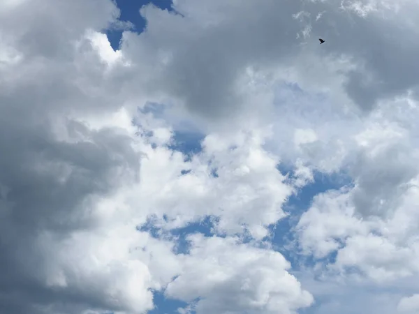 Drammatico Cielo Blu Tempestoso Con Nuvole Utili Come Sfondo — Foto Stock