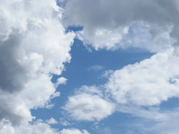 Cielo Azul Tormentoso Dramático Con Nubes Útiles Como Fondo — Foto de Stock