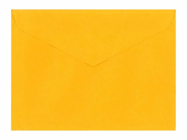 白い背景に隔絶された郵便切手用の黄色い紙の封筒 — ストック写真
