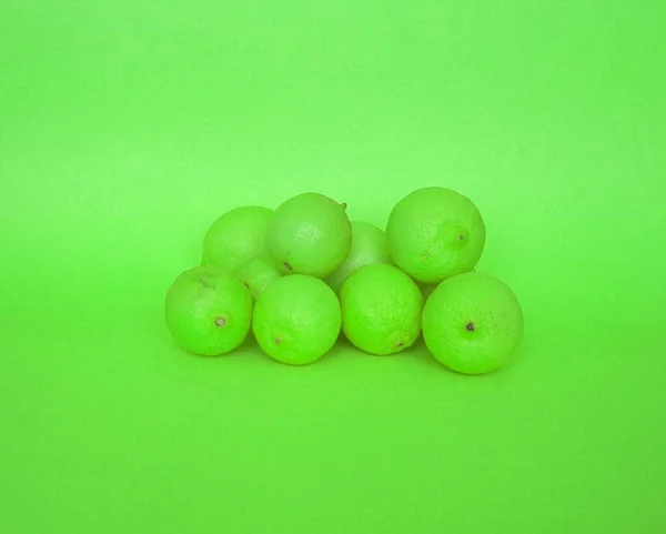 Lime Fruits Green Background Copy Space — Stock Photo, Image