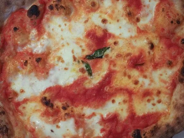 Margherita Pizza Comida Tradicional Italiana Assada Com Tomate Queijo Mussarela — Fotografia de Stock