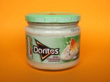 NEW BERN, ABD - CIRCA HAZİRAN 2021: Doritos 'un soğuk krema ve soğan kavanozu