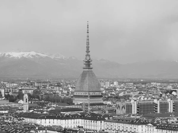 黒と白でトリノ イタリアの都市の空中ビュー — ストック写真