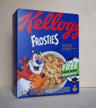 SAVAŞ CREEK, ABD - CRCA HAZİRAN 2021: Kellog 'un Dondurmaları Kutusu