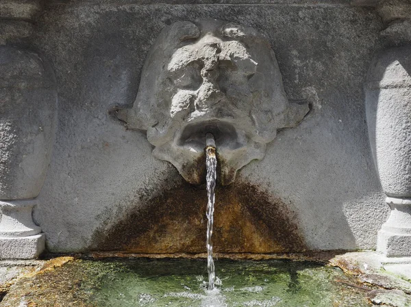 Getto Acqua Antica Fontana Pietra — Foto Stock