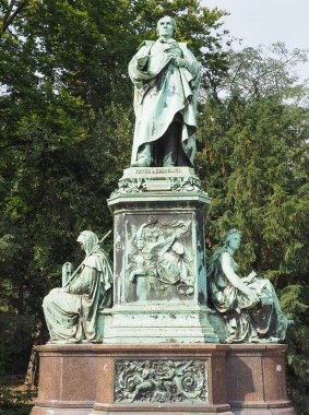 Adolf von Donndorf tarafından Peter von Cornelius denkmal anıt 1879 yılında Düsseldorf, Almanya açıldı