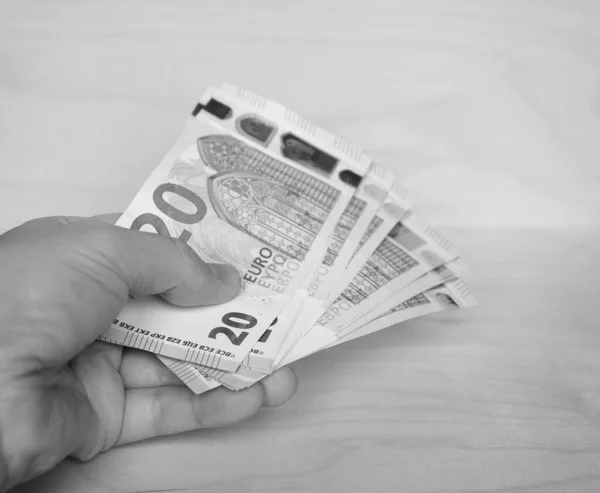 Ręczne Posiadanie Banknotów Euro Eur Waluta Unii Europejskiej Czerni Bieli — Zdjęcie stockowe