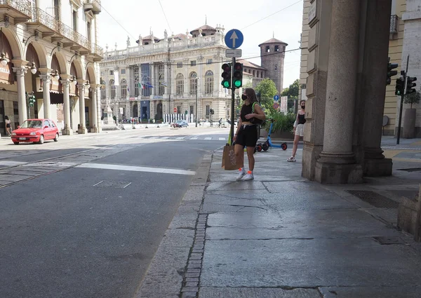 Turin Itália Circa Agosto 2021 Pessoas Praça Piazza Castello — Fotografia de Stock