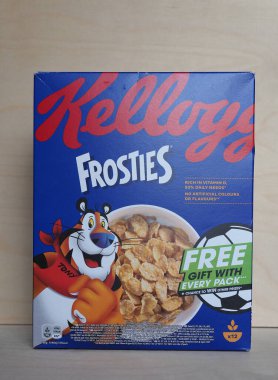 SAVAŞ CREEK, ABD - CRCA HAZİRAN 2021: Kellog 'un Dondurmaları Kutusu