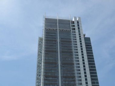 TURIN, İtalya - CIRCA AĞUSTOS 2021: Intesa San Paolo genel merkezi gökdeleni Renzo Piano tarafından tasarlandı