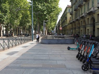 TURIN, İTALYA - CRCA AĞUSTOS 2021: Re Umberto yeraltı istasyonu