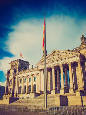 Reichstag Berlin 'e geri dön.