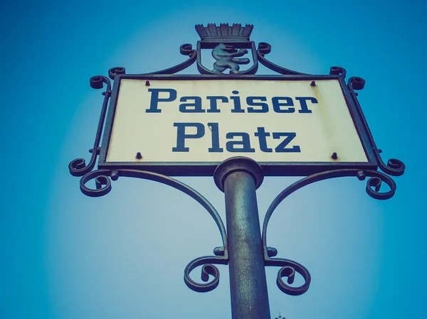 Look retrò segno Pariser Platz — Foto Stock