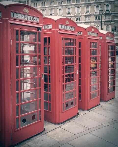 Retro wygląd London budka telefoniczna — Zdjęcie stockowe