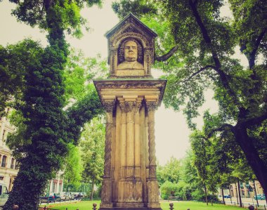 Altes denkmal bach