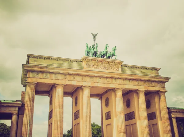Wyglądowi retro brandenburger tor berlin — Zdjęcie stockowe
