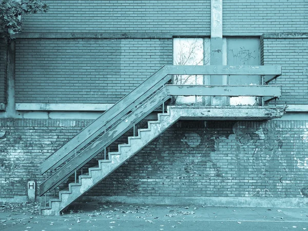 Ancien escalier industriel — Photo