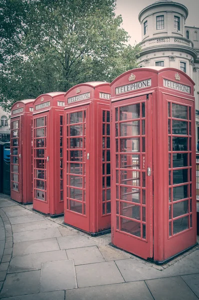 Retro wygląd London budka telefoniczna — Zdjęcie stockowe