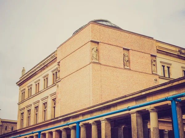 Retro näyttää Neues Museum — kuvapankkivalokuva