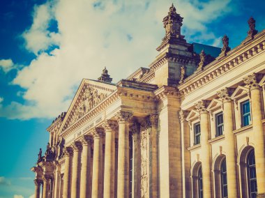 Reichstag Berlin 'e geri dön.