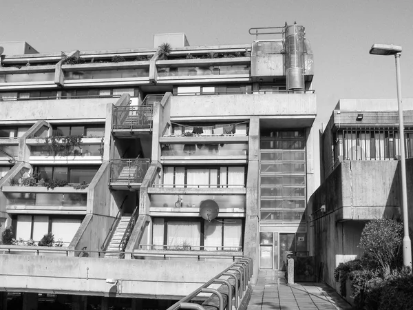 Blanco y negro Alexandra Road en Londres —  Fotos de Stock