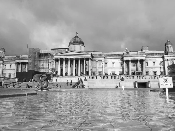 Trafalgar Square Londres en blanco y negro — Foto de Stock