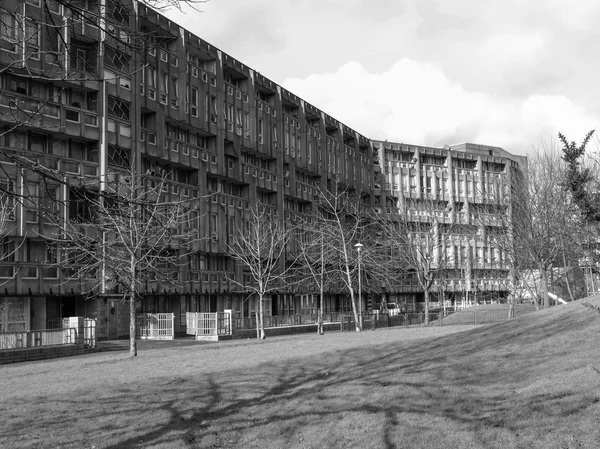 Blanco y negro Robin Hood Gardens Londres — Foto de Stock