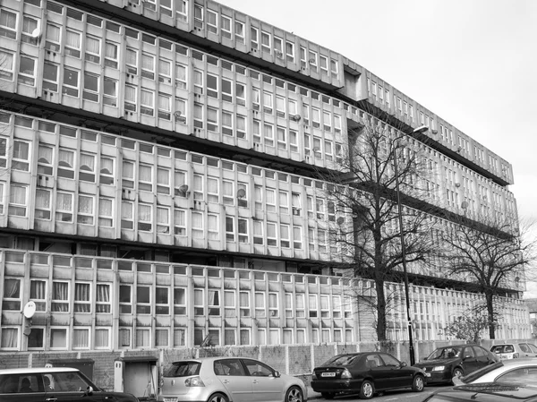 Blanco y negro Robin Hood Gardens Londres — Foto de Stock