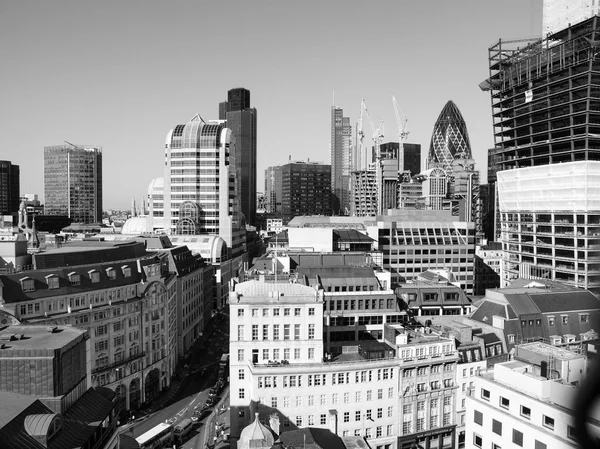 Ciudad de Londres en blanco y negro — Foto de Stock