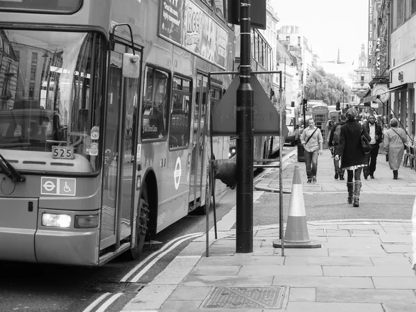 Zwart en wit op het strand, Londen — Stockfoto